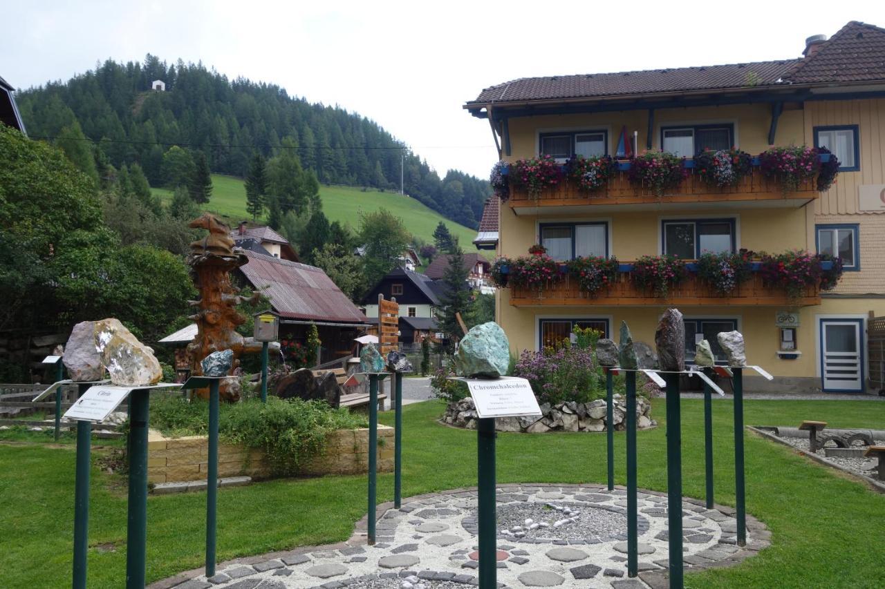 Edelsteinhotel Guniwirt Krakaudorf Exterior foto