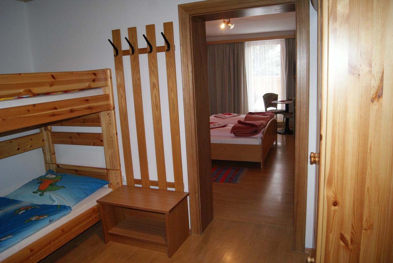 Edelsteinhotel Guniwirt Krakaudorf Quarto foto